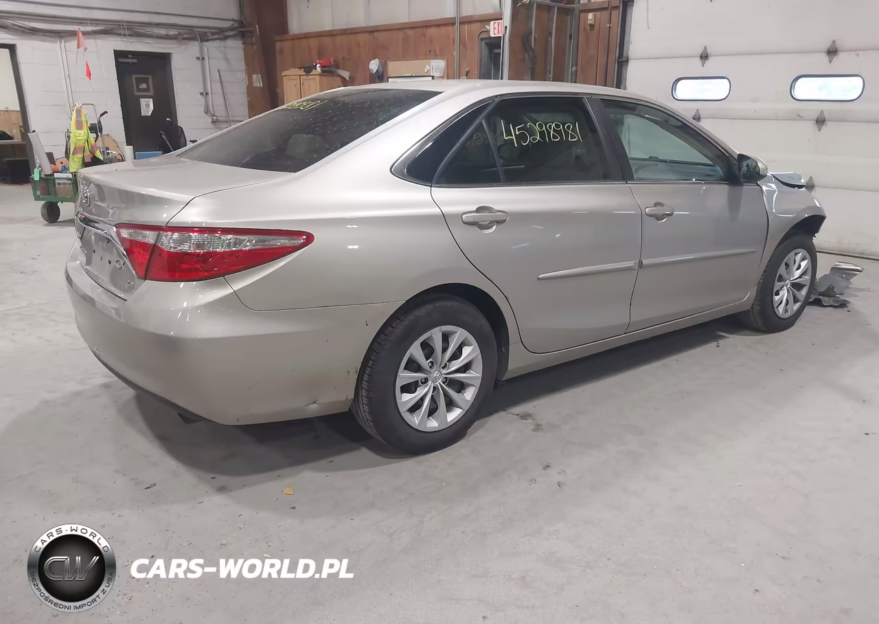 2016 Toyota Camry Le VIN:4T4BF1FK9GR562909 - 4