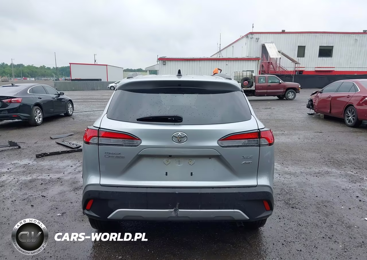 2025 Toyota Corolla Cross Xle VIN:7MUEAABGXSV128013 - 17