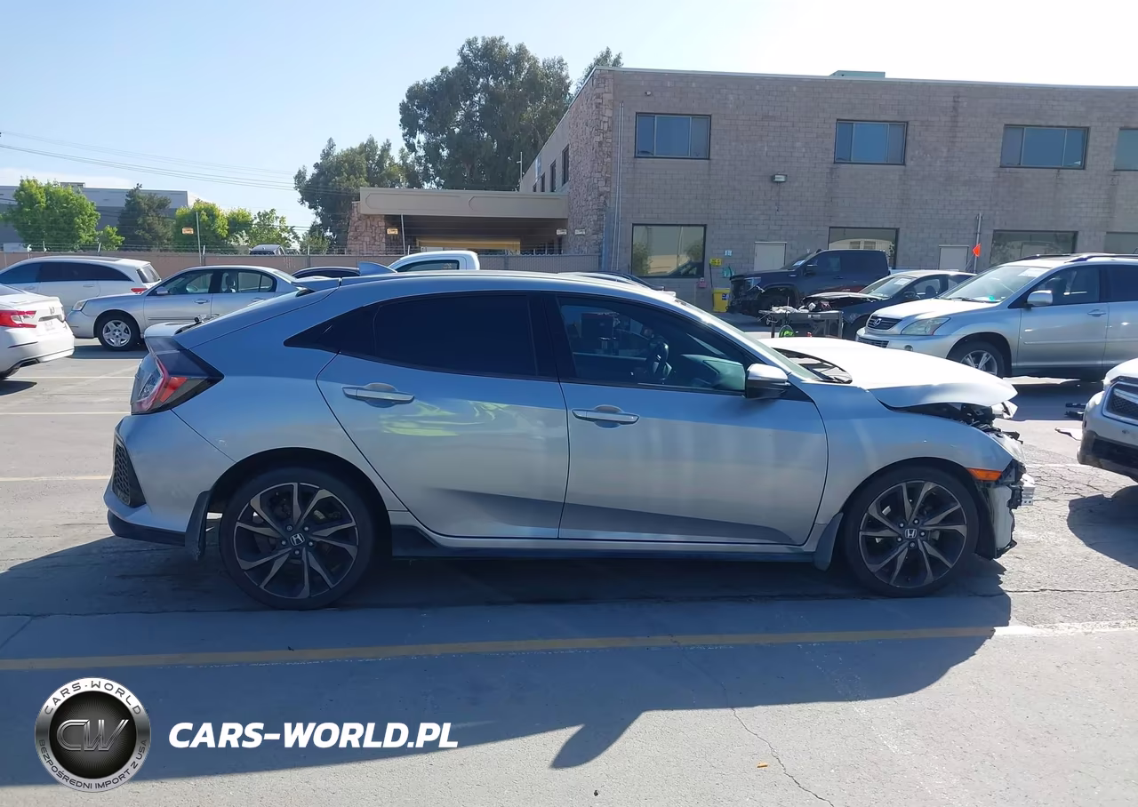 2018 Honda Civic Sport VIN:SHHFK7H4XJU402405 - 14