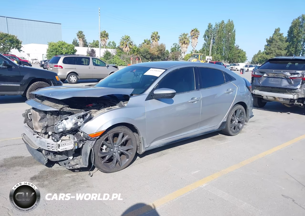 2018 Honda Civic Sport VIN:SHHFK7H4XJU402405 - 2