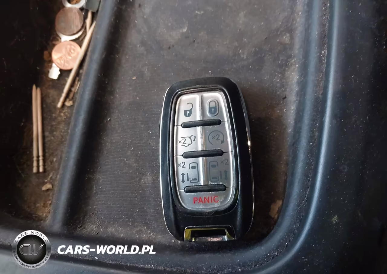 2018 Chrysler Pacifica Touring L VIN:2C4RC1BG2JR194598 - 11