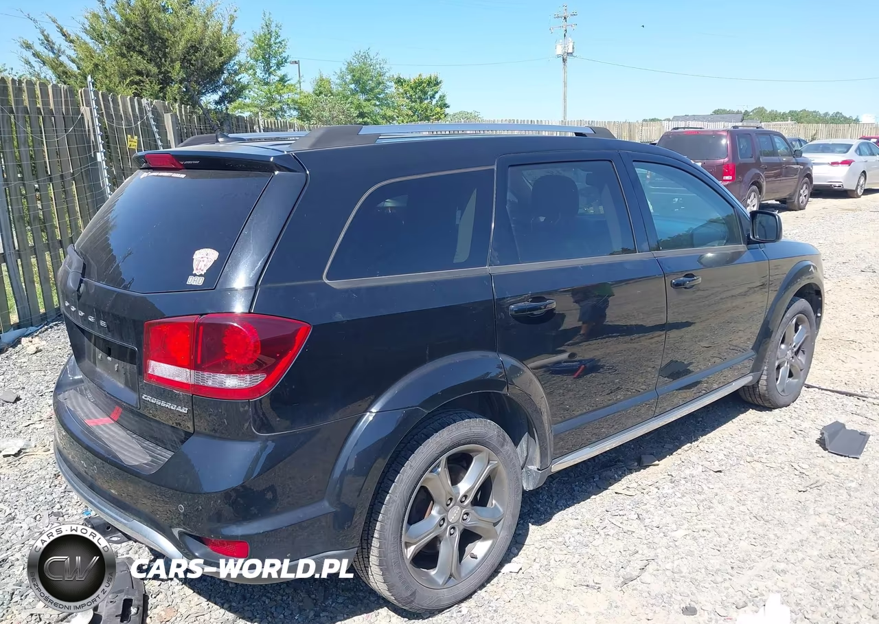 2017 Dodge Journey Crossroad Plus Awd VIN:3C4PDDGG7HT565048 - 4