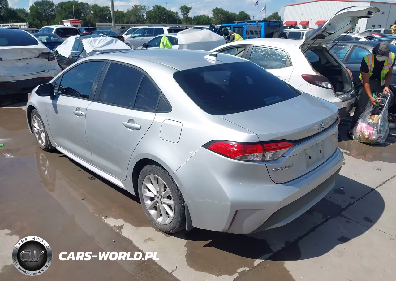 2020 Toyota Corolla Le VIN:5YFHPRAE3LP026793 - 3