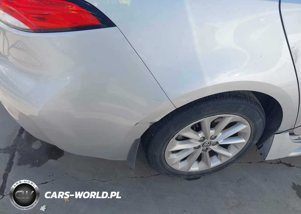 2020 Toyota Corolla Le VIN:5YFHPRAE3LP026793 - 6