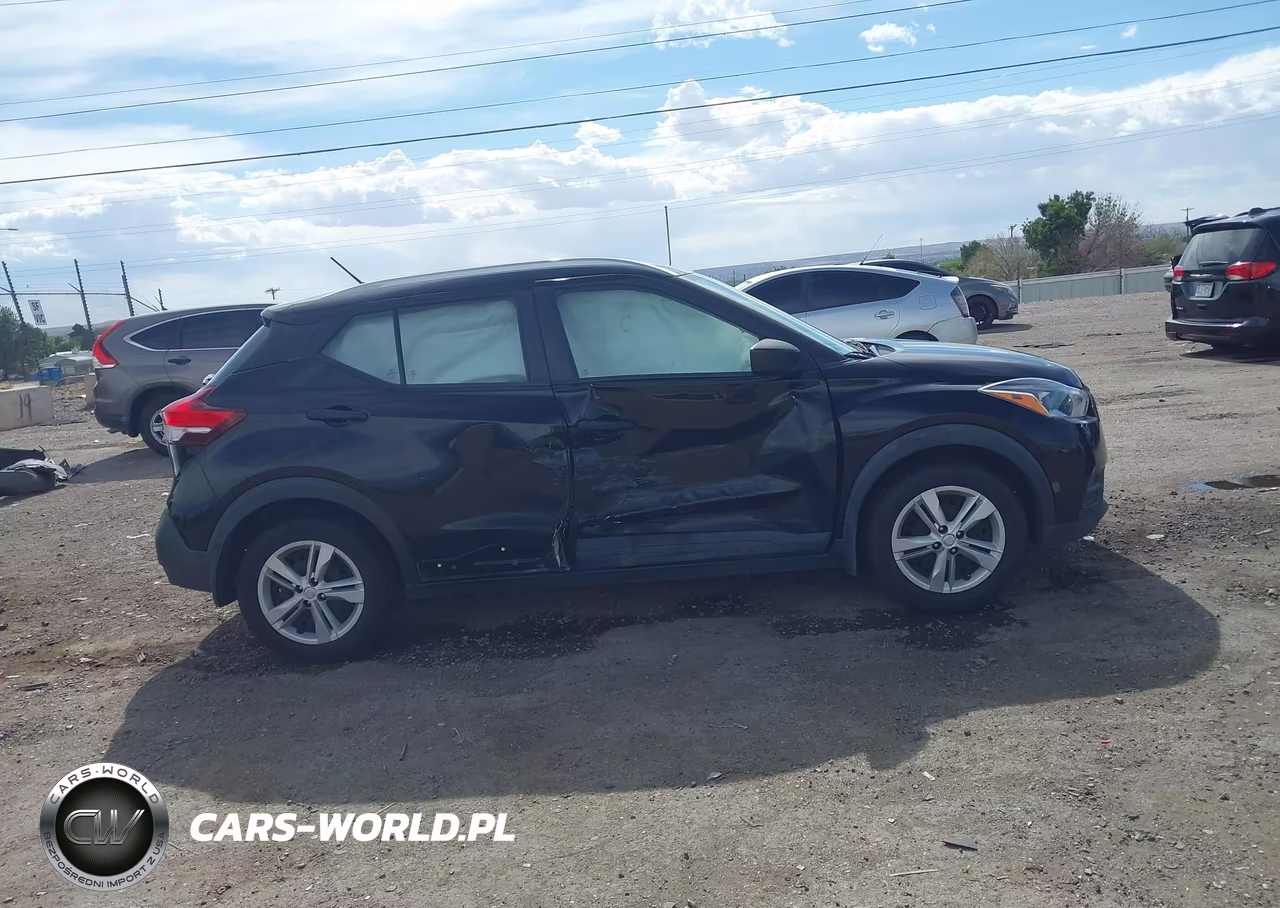 2019 Nissan Kicks S VIN:3N1CP5CU8KL544954 - 13