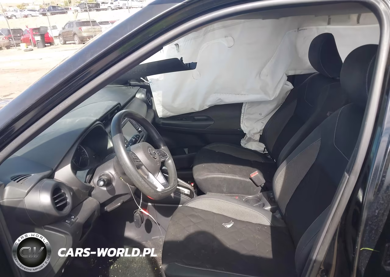 2019 Nissan Kicks S VIN:3N1CP5CU8KL544954 - 5