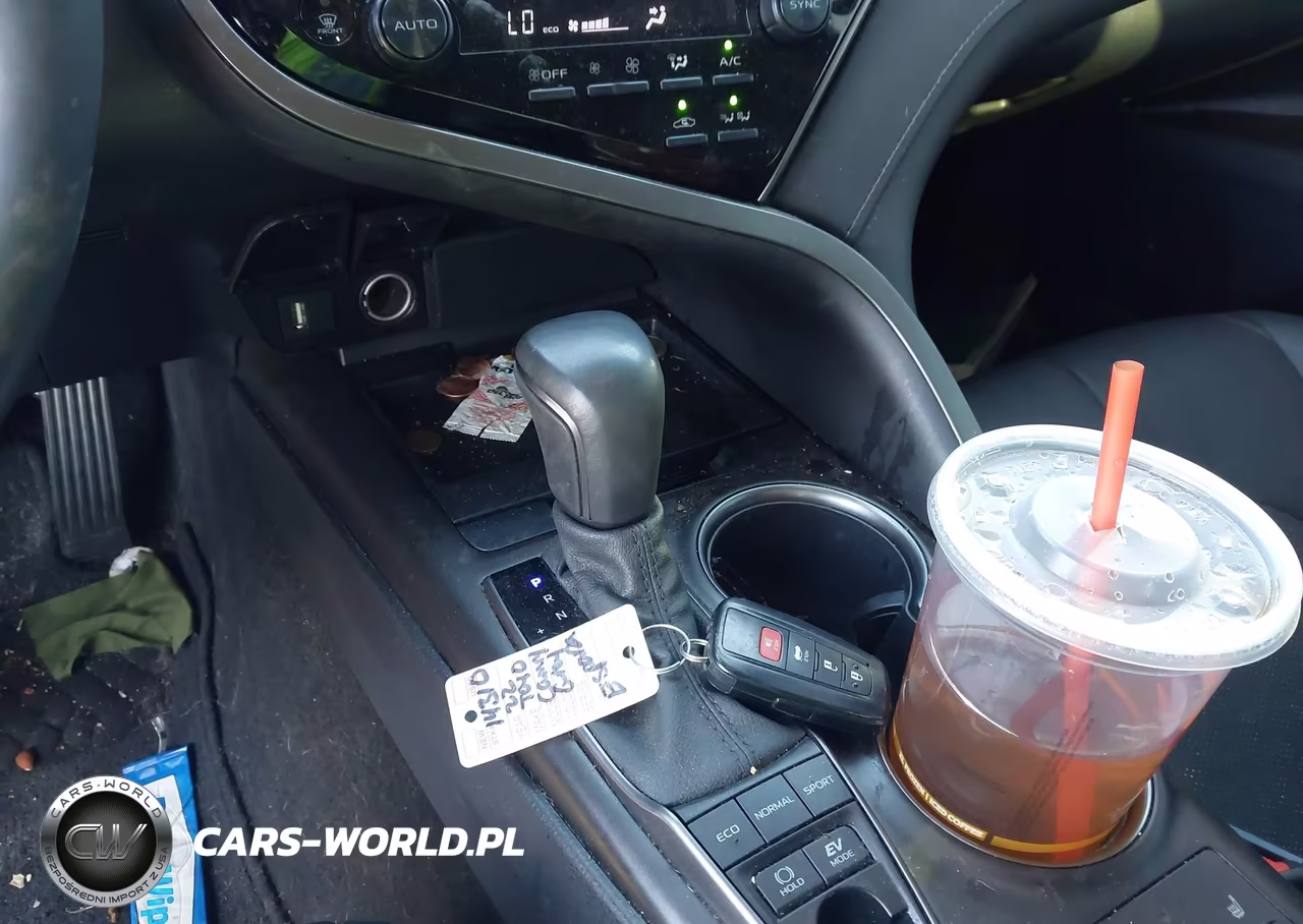 2022 Toyota Camry Xse Hybrid VIN:4T1K31AK3NU573752 - 11