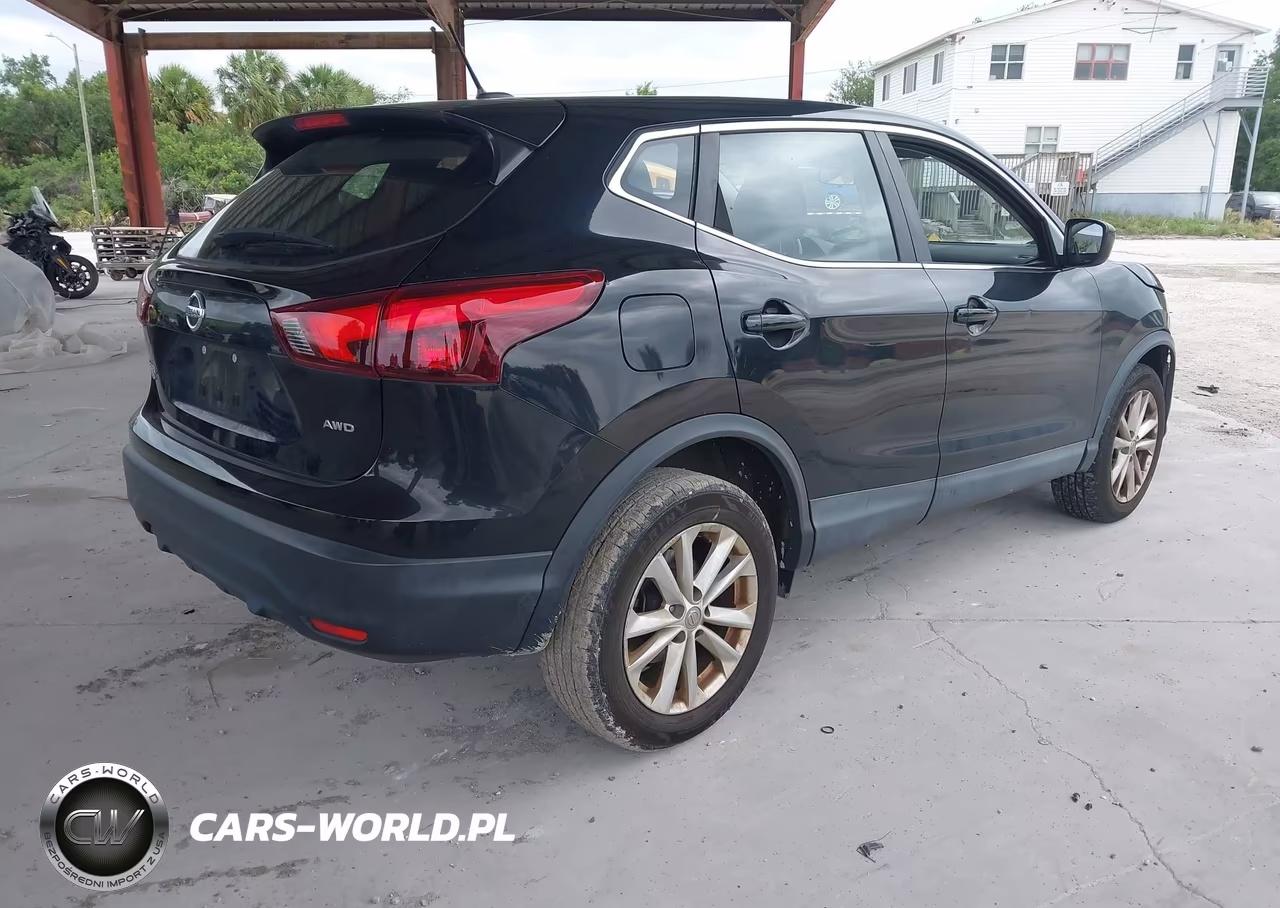 2018 Nissan Rogue Sport S VIN:JN1BJ1CR7JW251539 - 4