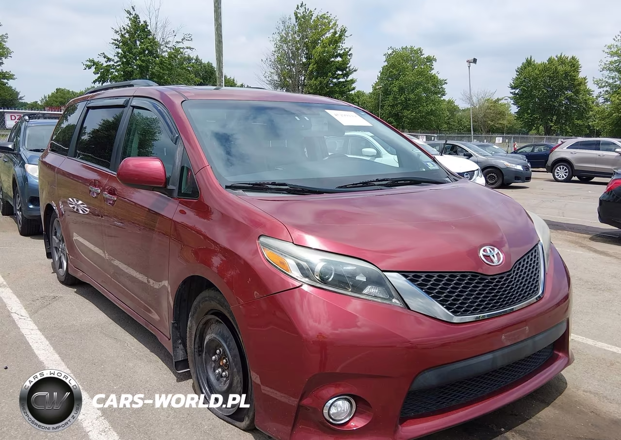 2017 Toyota Sienna Se 8 Passenger