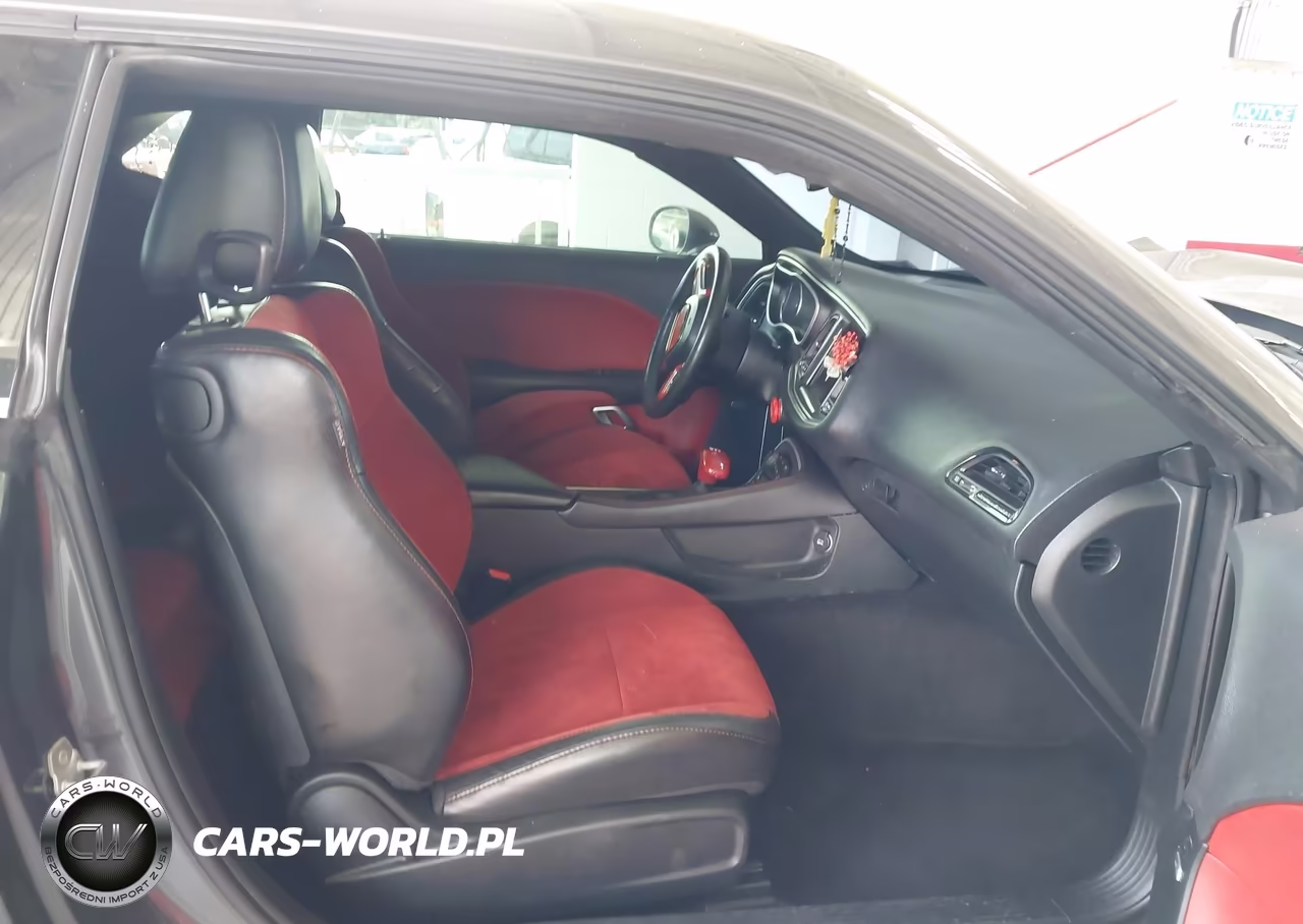 2018 Dodge Challenger Sxt Plus VIN:2C3CDZAG3JH279527 - 5