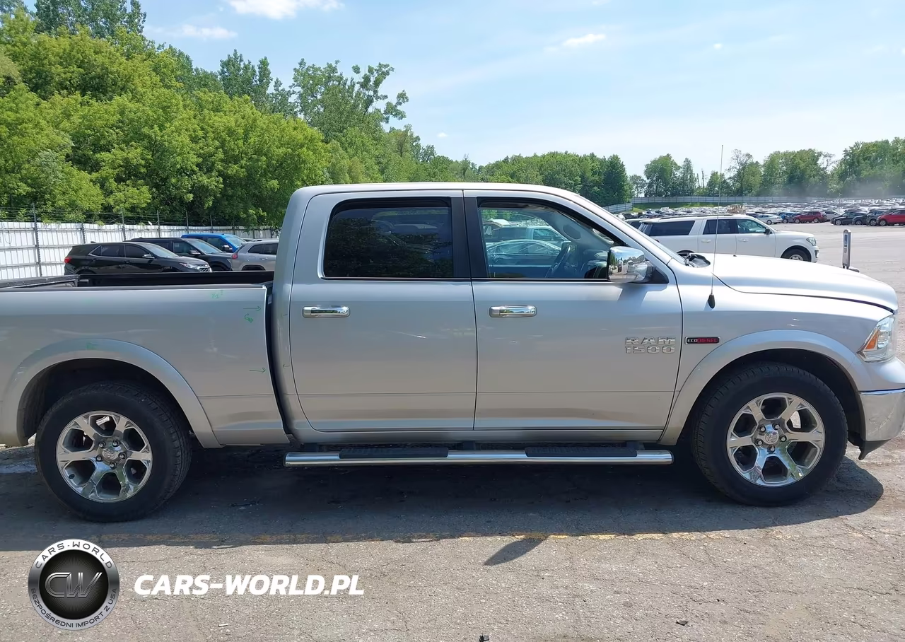 2016 Ram 1500 Laramie VIN:1C6RR7VMXGS250630 - 13