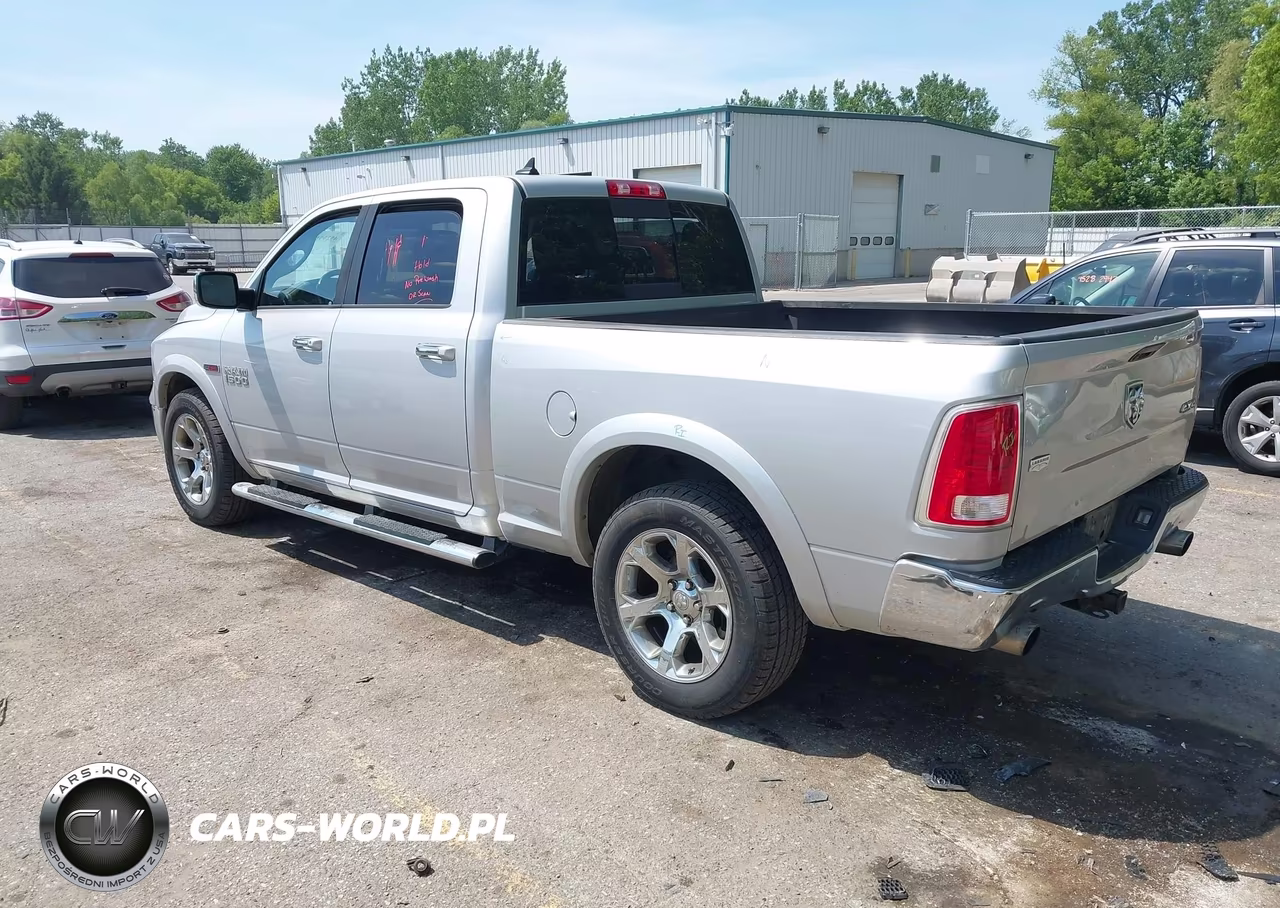 2016 Ram 1500 Laramie VIN:1C6RR7VMXGS250630 - 3