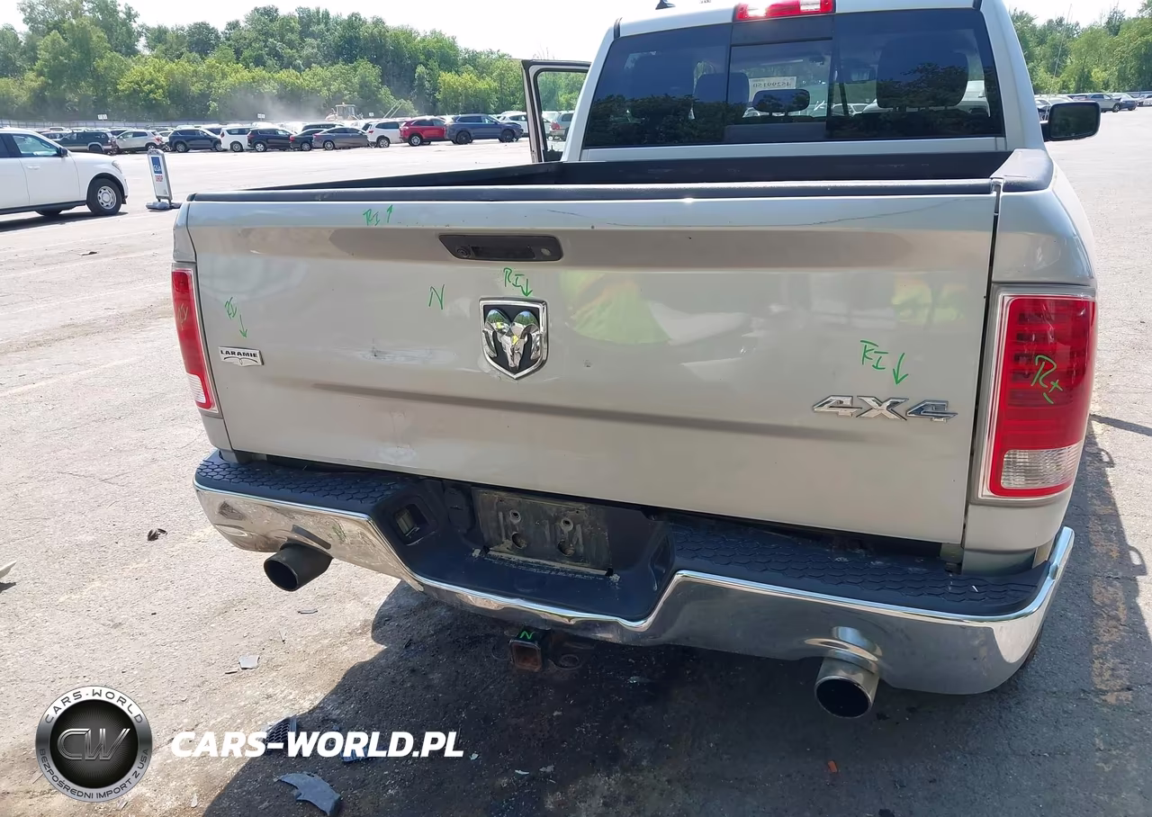 2016 Ram 1500 Laramie VIN:1C6RR7VMXGS250630 - 6