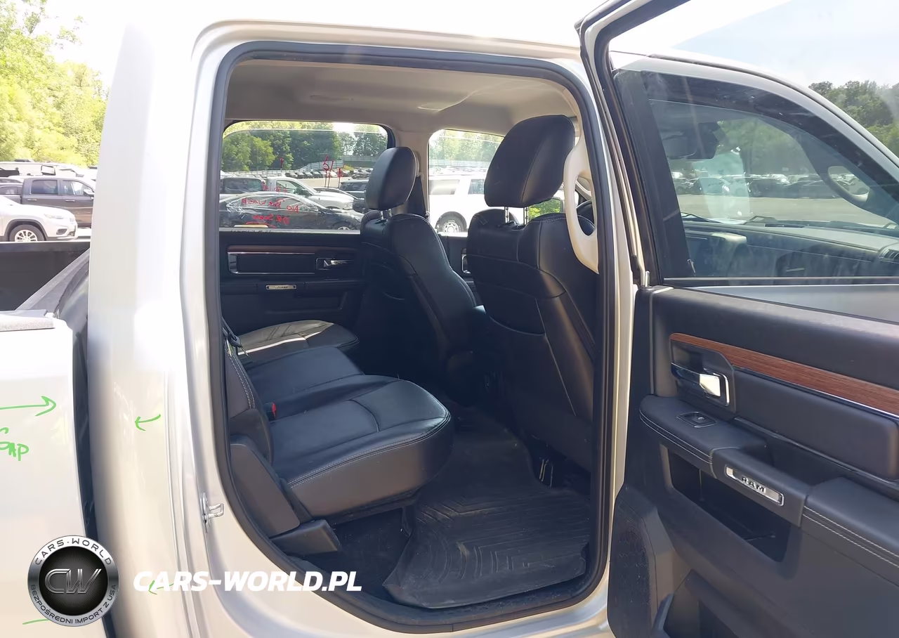 2016 Ram 1500 Laramie VIN:1C6RR7VMXGS250630 - 8