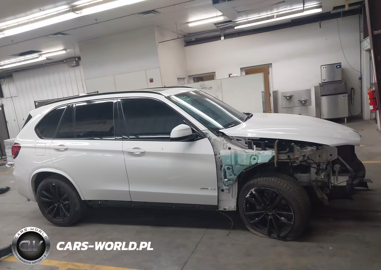 2018 BMW X5 xDrive35I VIN:5UXKR0C56J0X96940 - 14