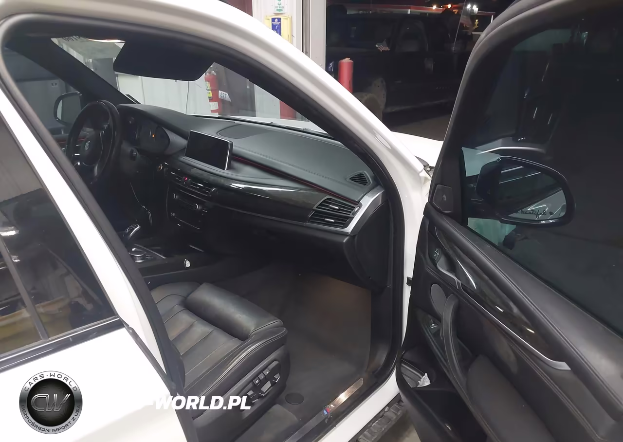 2018 BMW X5 xDrive35I VIN:5UXKR0C56J0X96940 - 5