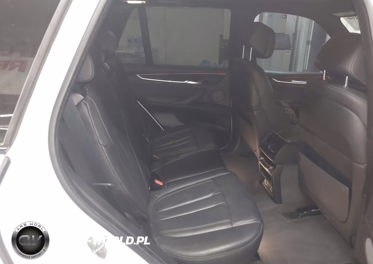 2018 BMW X5 xDrive35I VIN:5UXKR0C56J0X96940 - 8