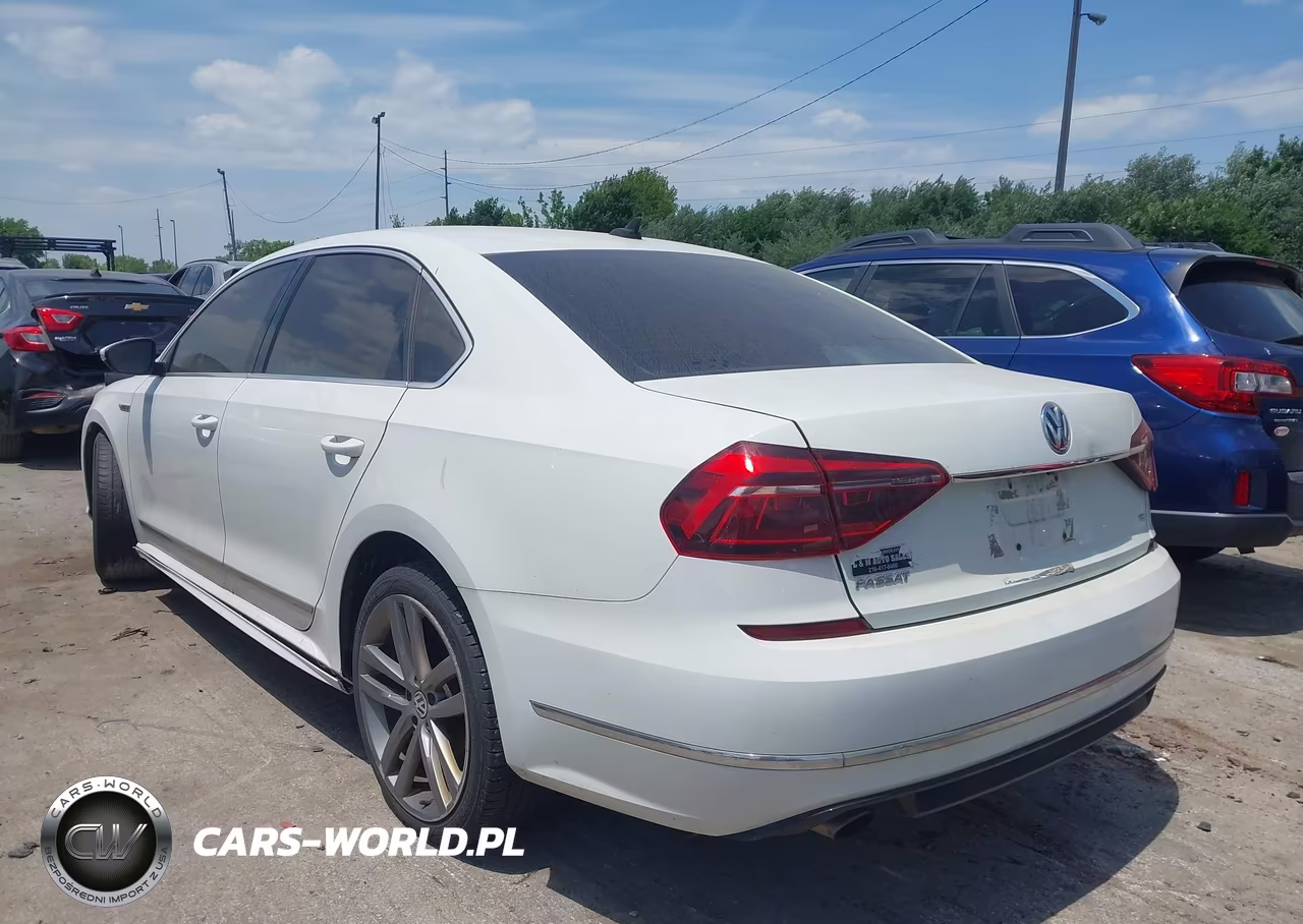 2017 Volkswagen Passat 1.8T R-Line VIN:1VWDT7A37HC009523 - 3