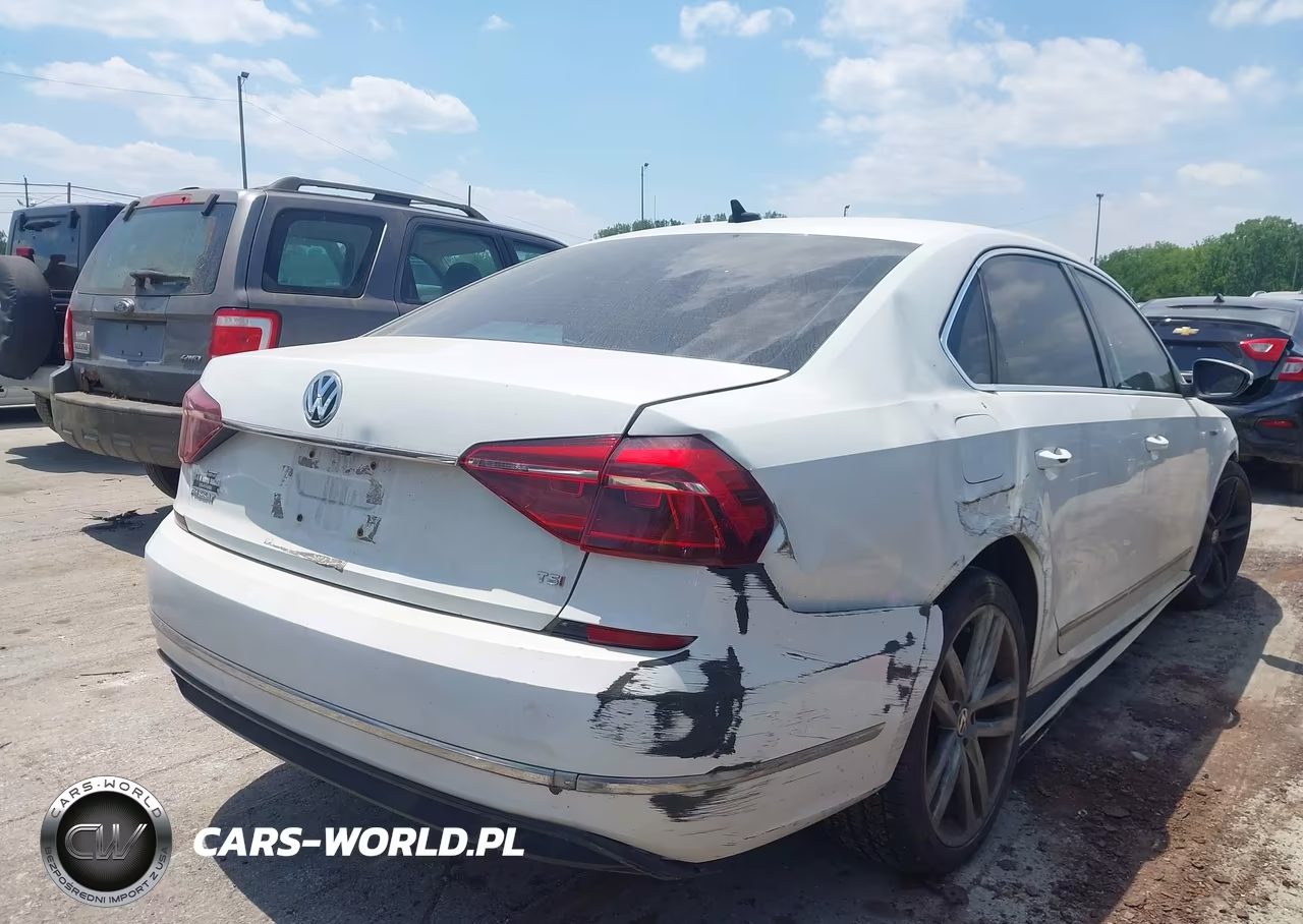 2017 Volkswagen Passat 1.8T R-Line VIN:1VWDT7A37HC009523 - 4
