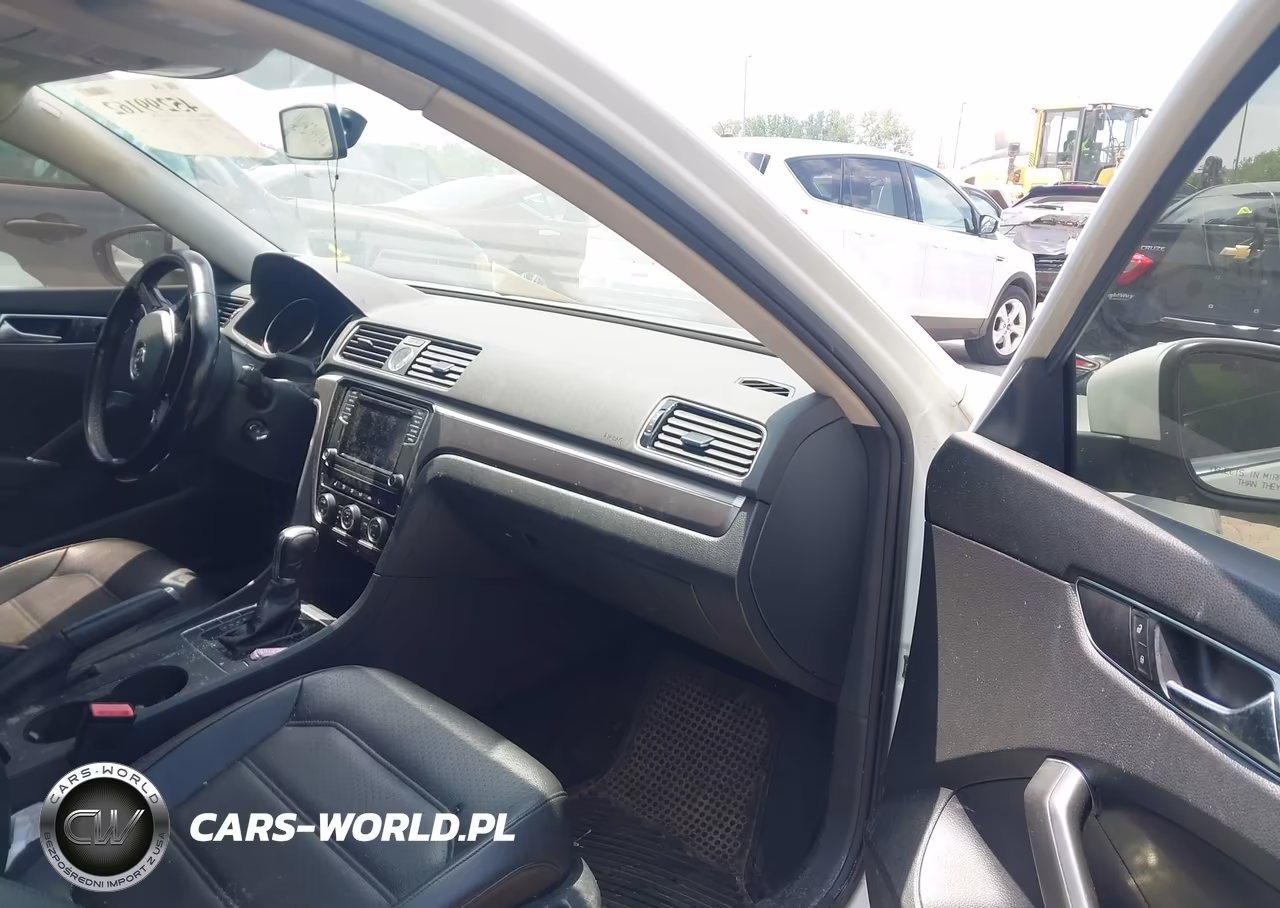 2017 Volkswagen Passat 1.8T R-Line VIN:1VWDT7A37HC009523 - 5