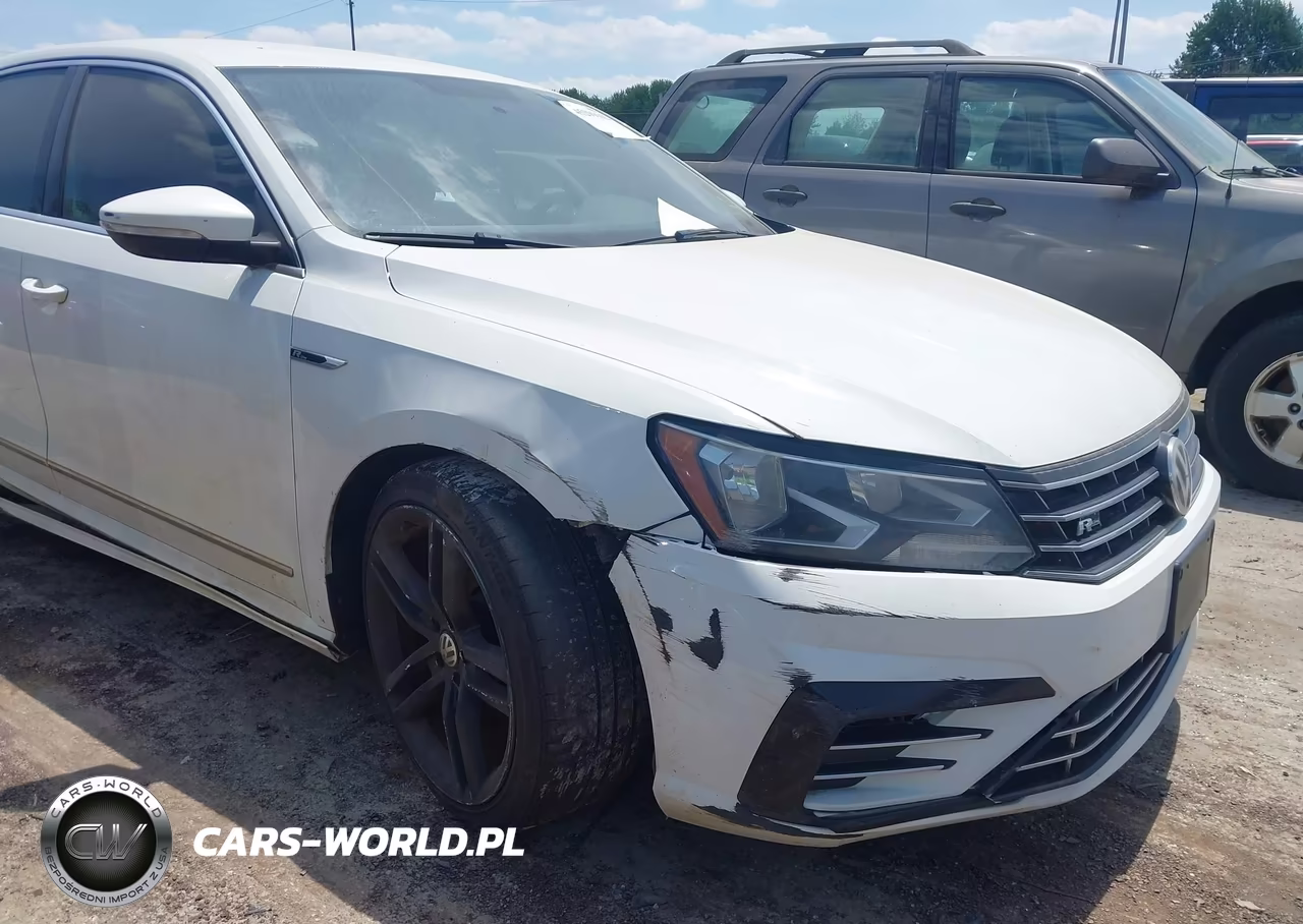 2017 Volkswagen Passat 1.8T R-Line VIN:1VWDT7A37HC009523 - 6