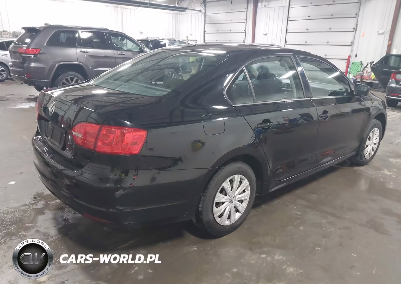 2013 Volkswagen Jetta 2.0L S VIN:3VW1K7AJ3DM241792 - 4