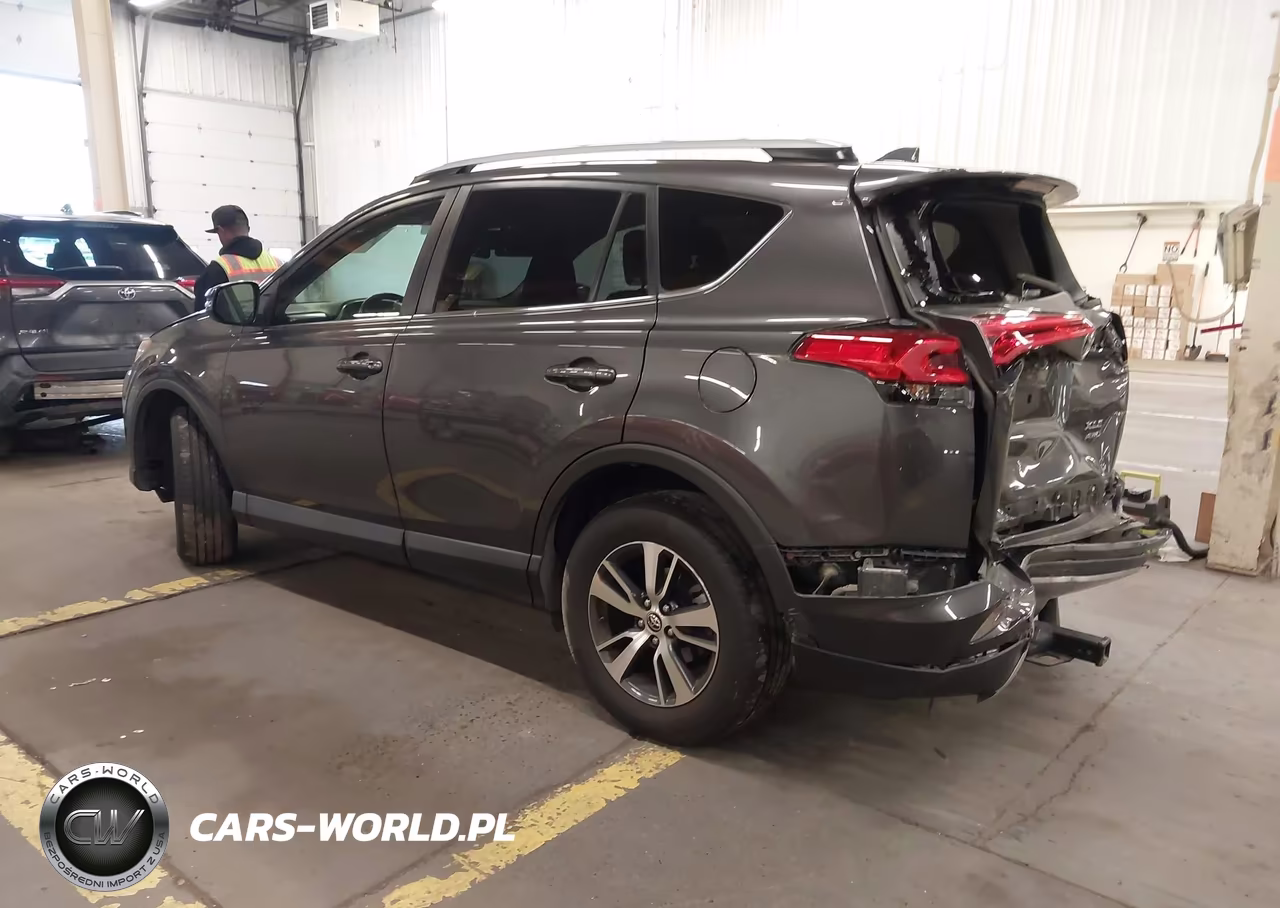 2018 Toyota Rav4 Xle VIN:JTMRFREV7JJ178899 - 3