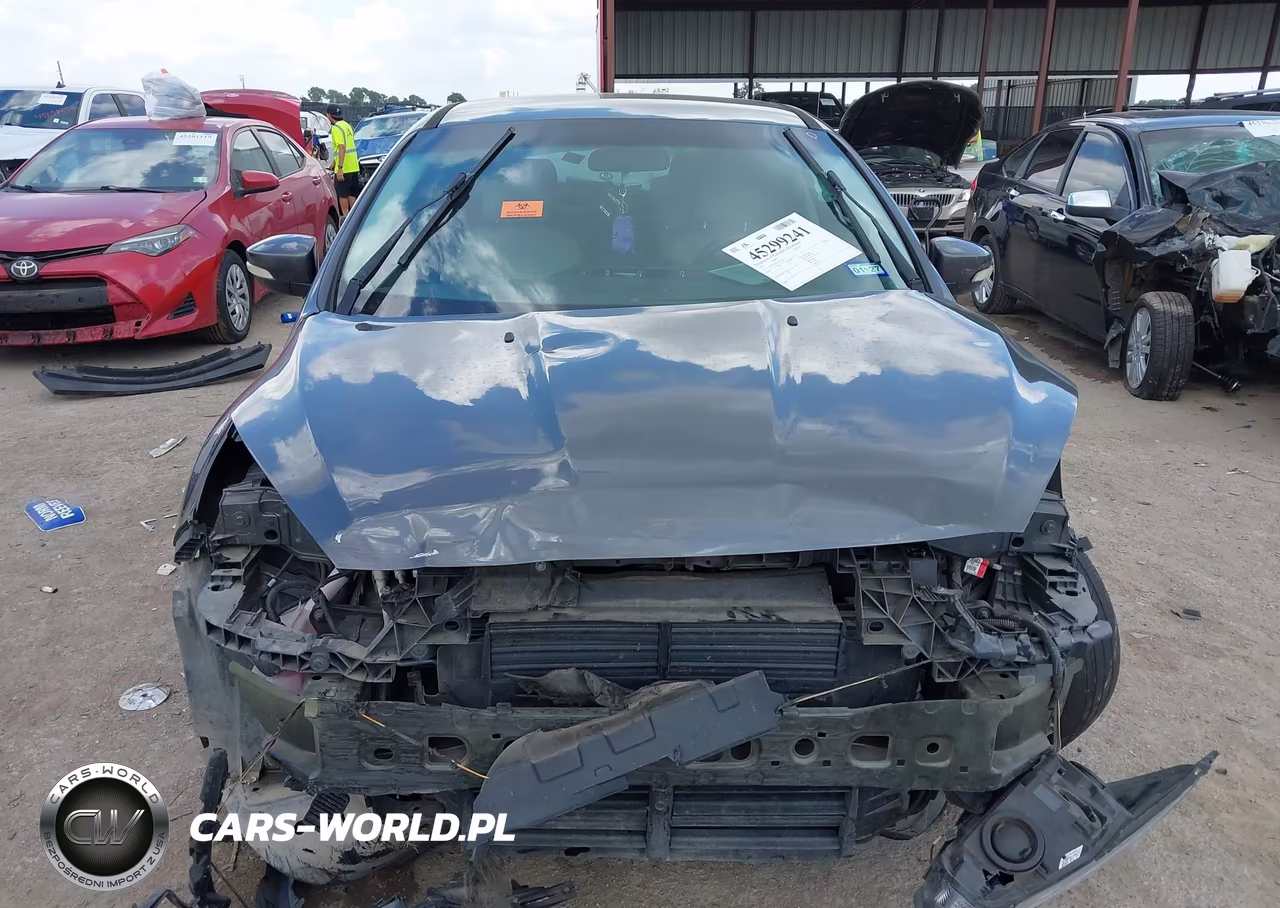 2015 Ford Focus Titanium VIN:1FADP3N28FL361384 - 12
