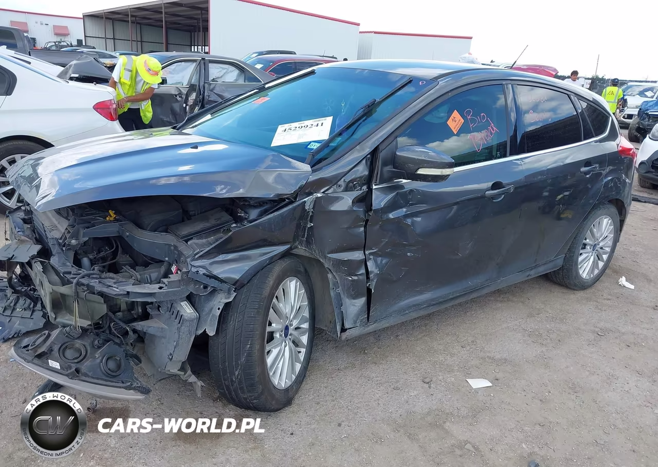 2015 Ford Focus Titanium VIN:1FADP3N28FL361384 - 2