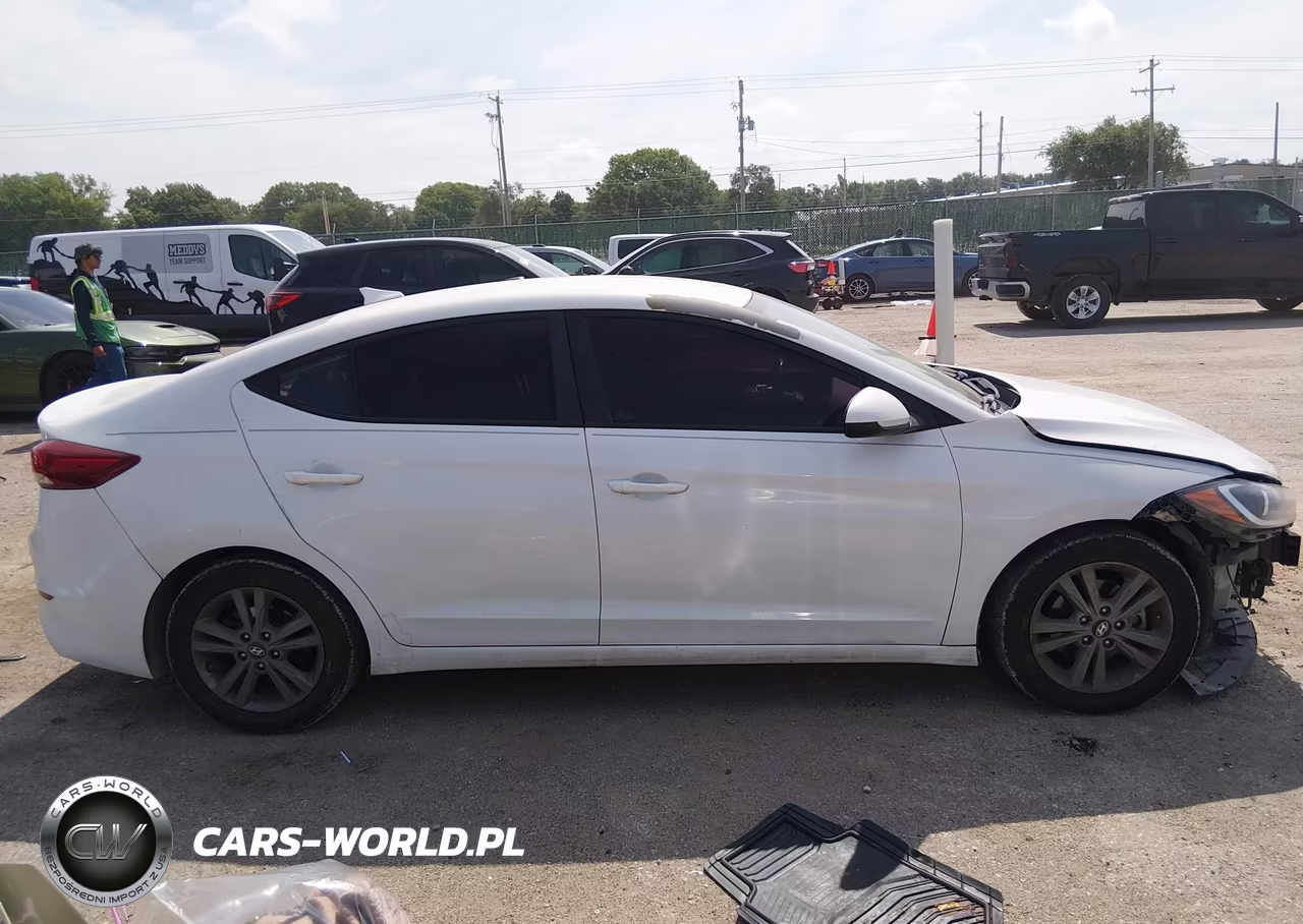 2018 Hyundai Elantra Sel VIN:5NPD84LF6JH246945 - 13