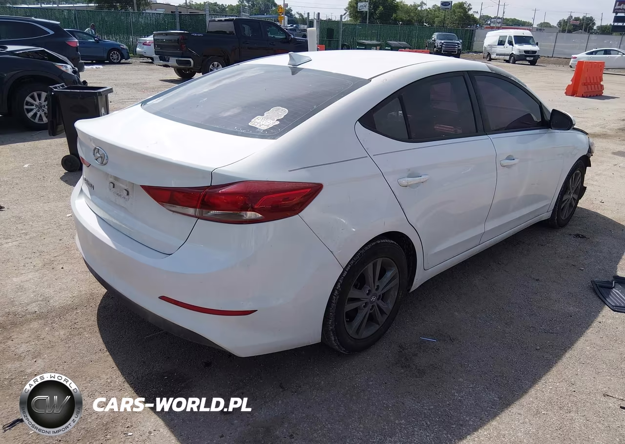 2018 Hyundai Elantra Sel VIN:5NPD84LF6JH246945 - 4