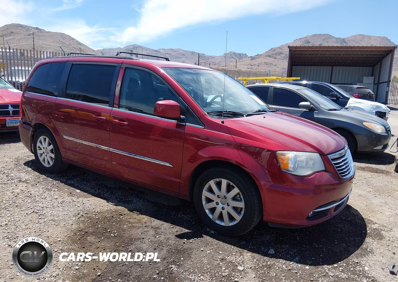 2015 Chrysler Town & Country Touring – zdjęcie 1 z 16