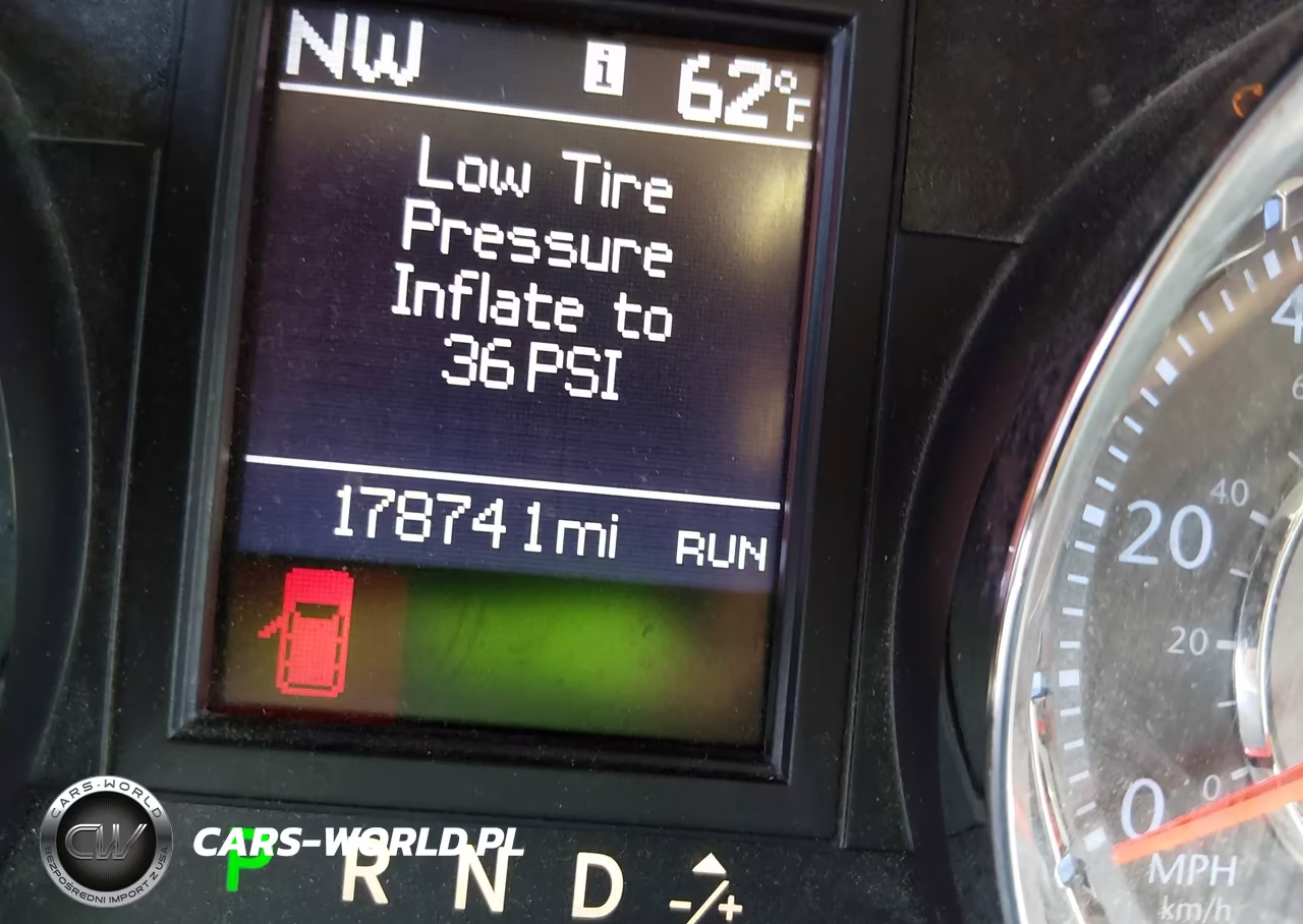 2015 Chrysler Town & Country Touring VIN:2C4RC1BG6FR544662 - 15