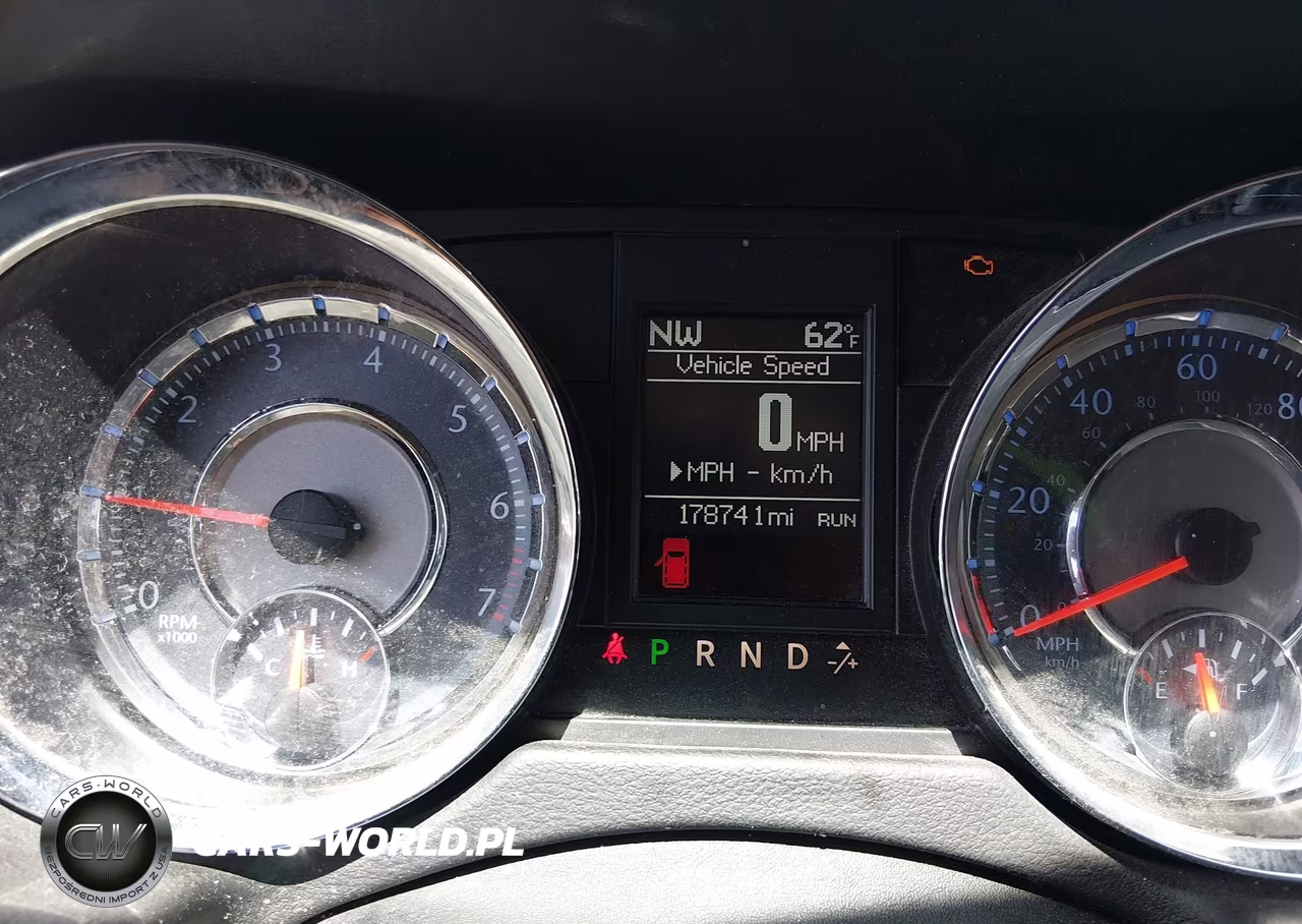 2015 Chrysler Town & Country Touring VIN:2C4RC1BG6FR544662 - 7