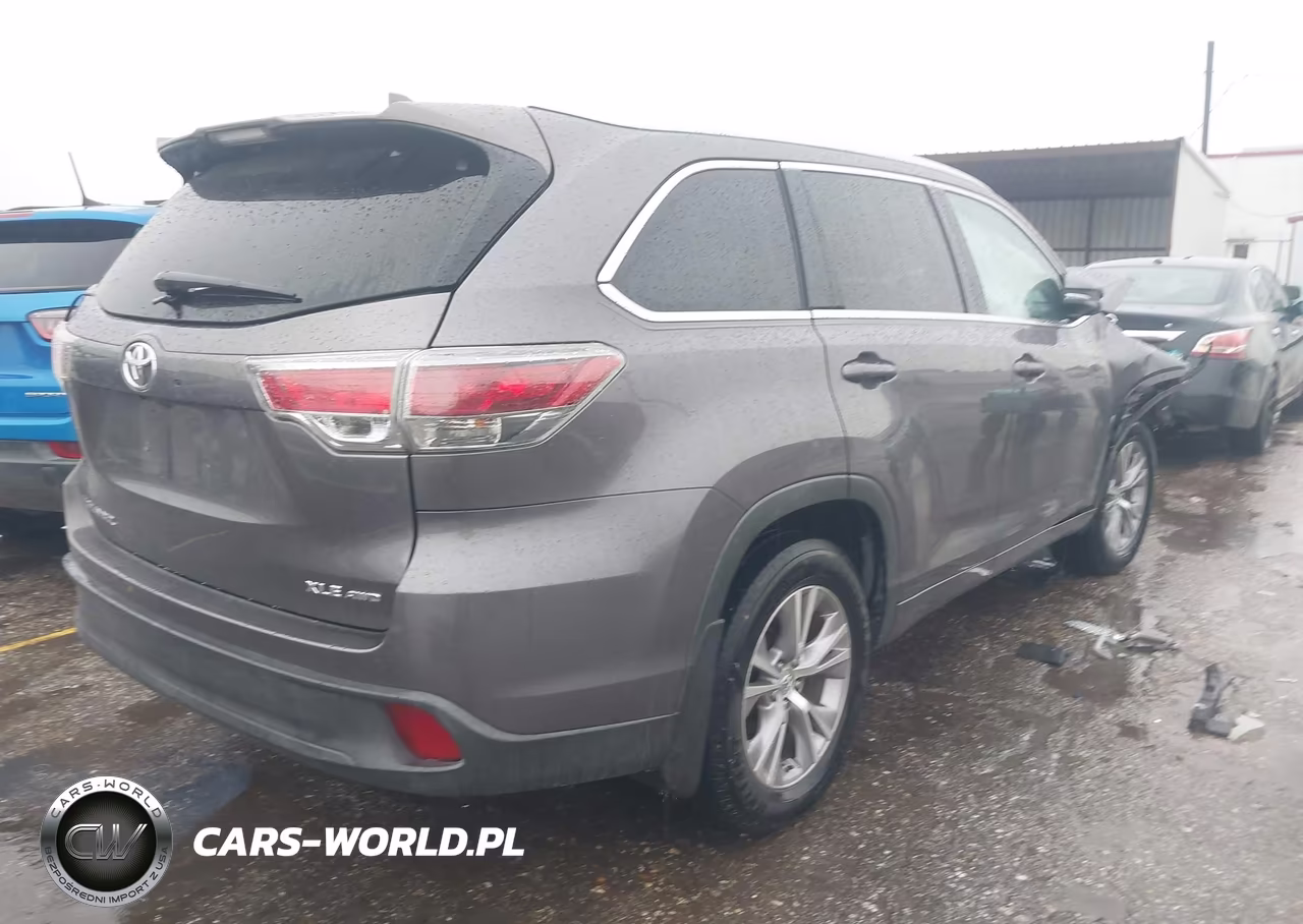 2015 Toyota Highlander Xle V6 VIN:5TDJKRFH1FS150849 - 4