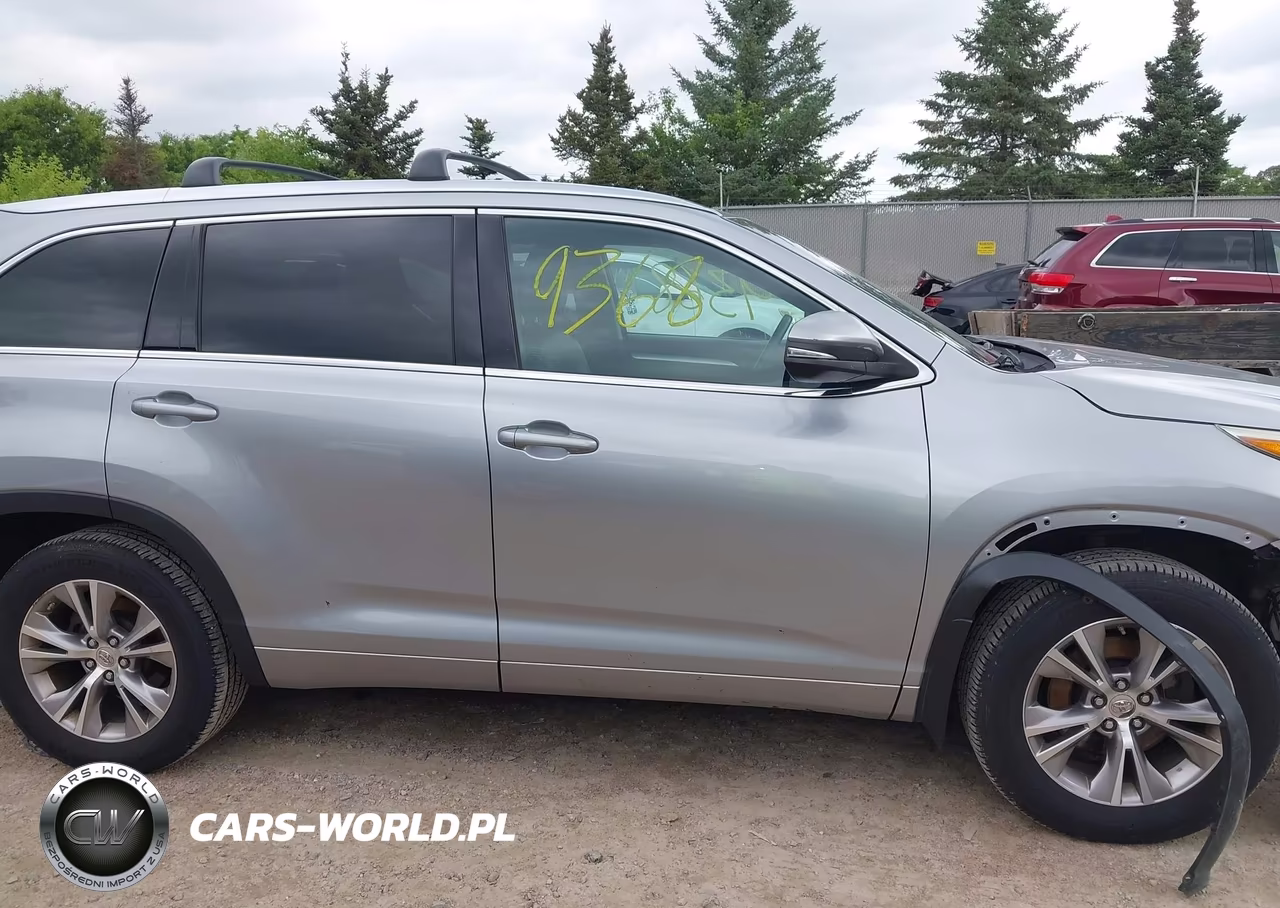 2015 Toyota Highlander Xle V6 VIN:5TDJKRFH9FS182559 - 13