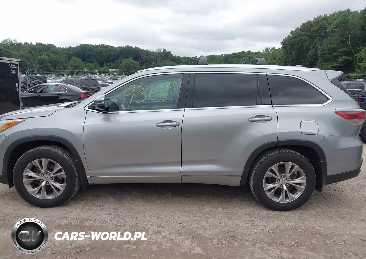 2015 Toyota Highlander Xle V6 VIN:5TDJKRFH9FS182559 - 14