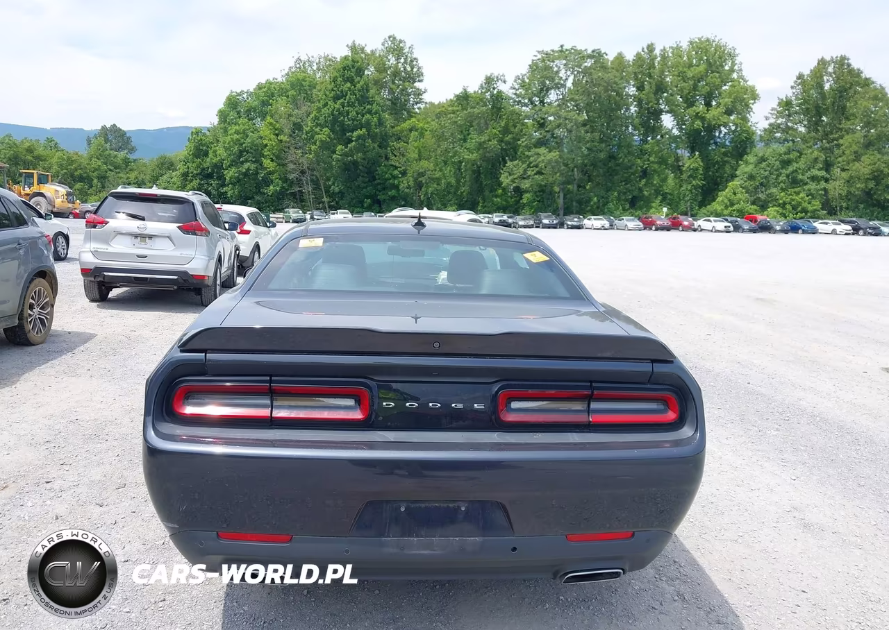 2018 Dodge Challenger Sxt Plus VIN:2C3CDZAG9JH265339 - 17