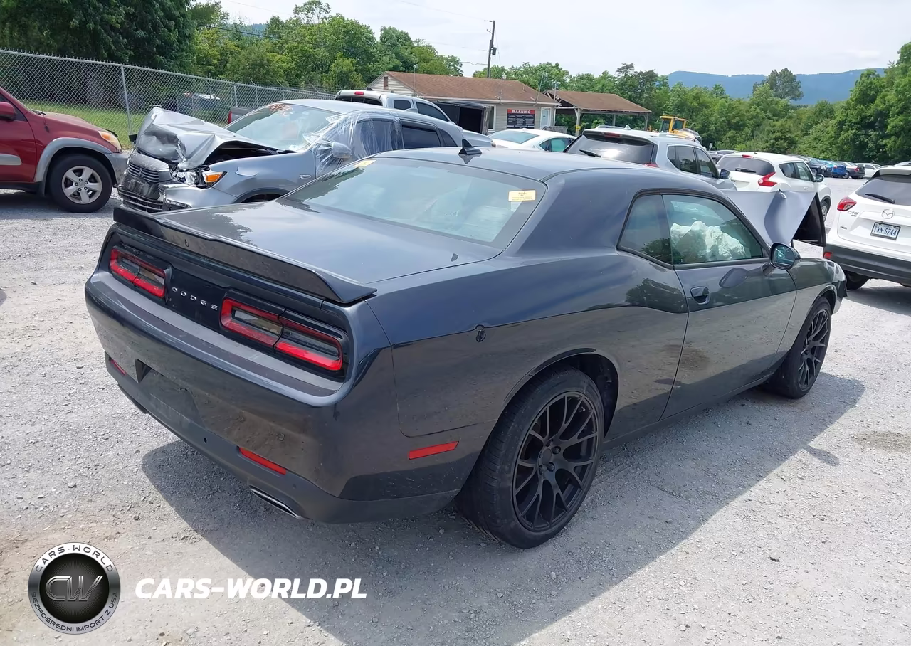 2018 Dodge Challenger Sxt Plus VIN:2C3CDZAG9JH265339 - 4
