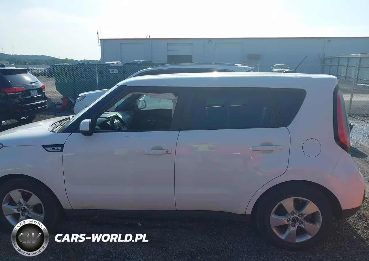 2018 Kia Soul VIN:KNDJN2A22J7586016 - 14