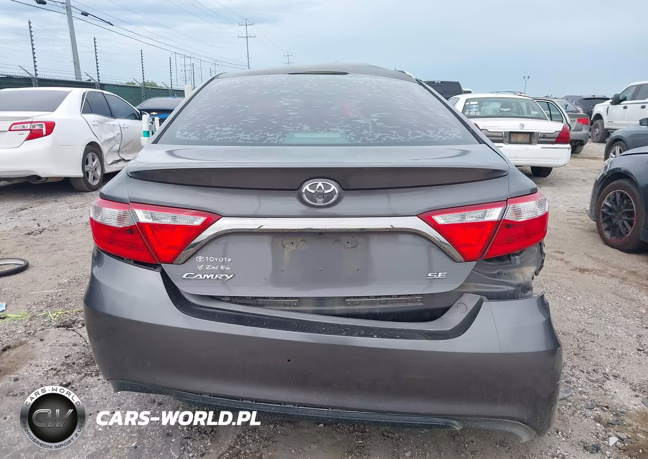 2016 Toyota Camry Se VIN:4T1BF1FK3GU117303 - 17