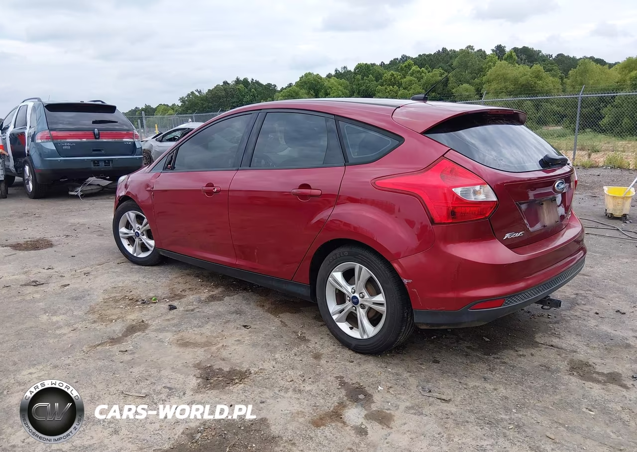 2014 Ford Focus Se VIN:1FADP3K23EL318414 - 3