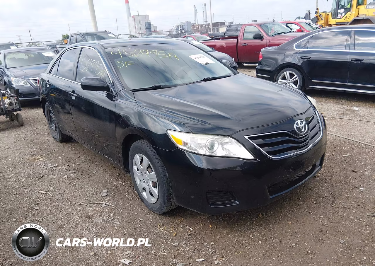 2011 Toyota Camry Le – zdjęcie 1 z 16