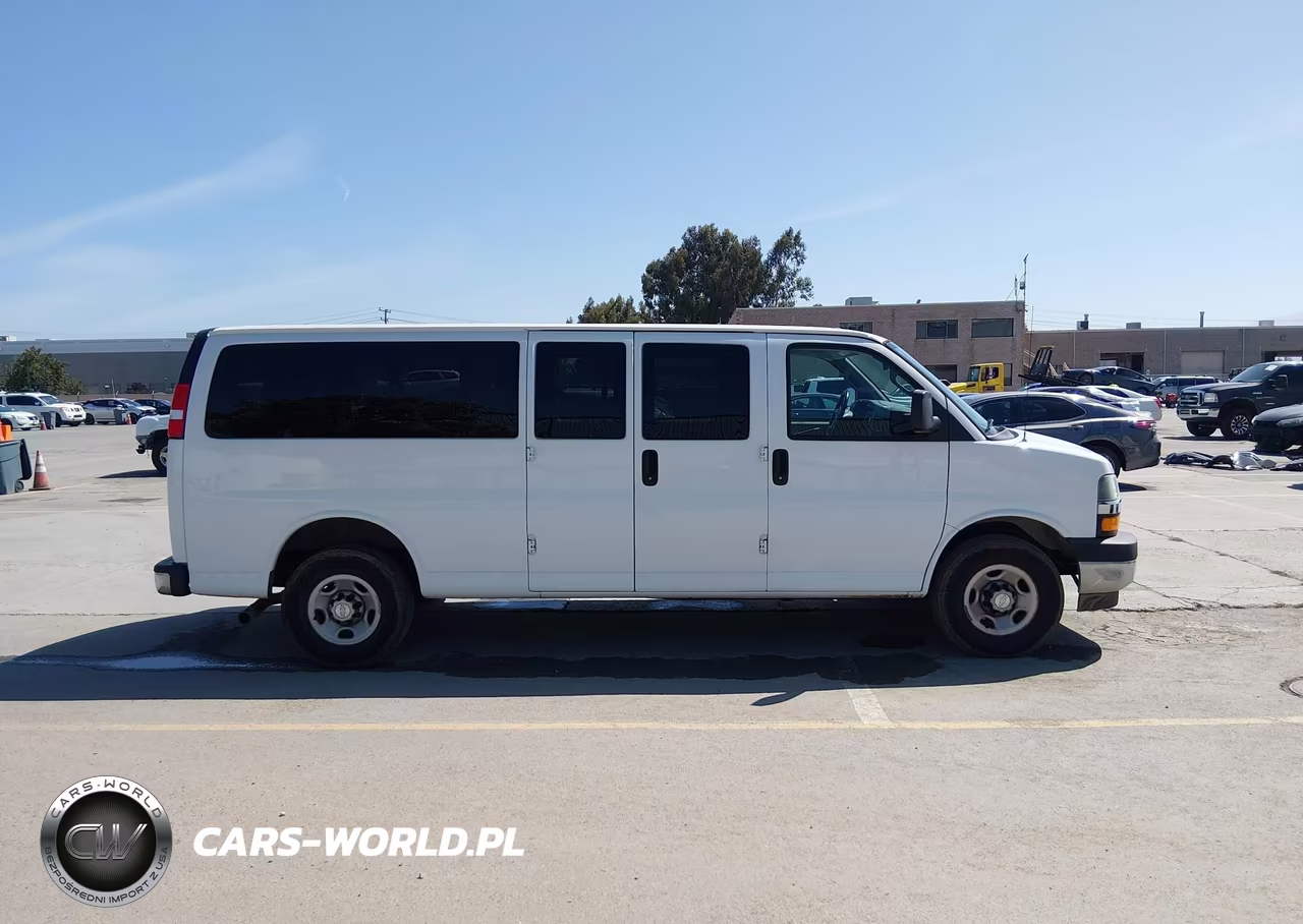 2018 Chevrolet Express 3500 Lt VIN:1GAZGPFG4J1337629 - 13