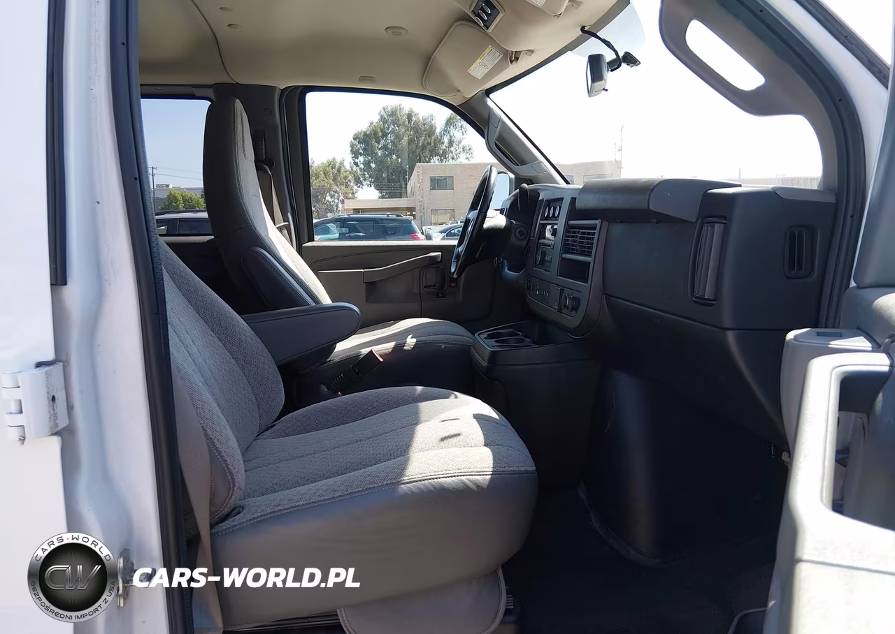 2018 Chevrolet Express 3500 Lt VIN:1GAZGPFG4J1337629 - 5