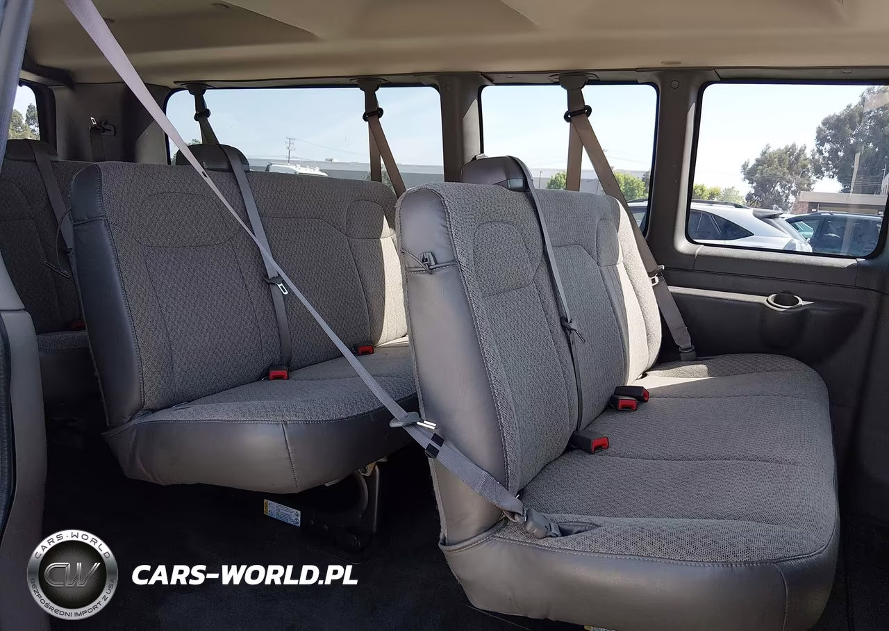 2018 Chevrolet Express 3500 Lt VIN:1GAZGPFG4J1337629 - 8
