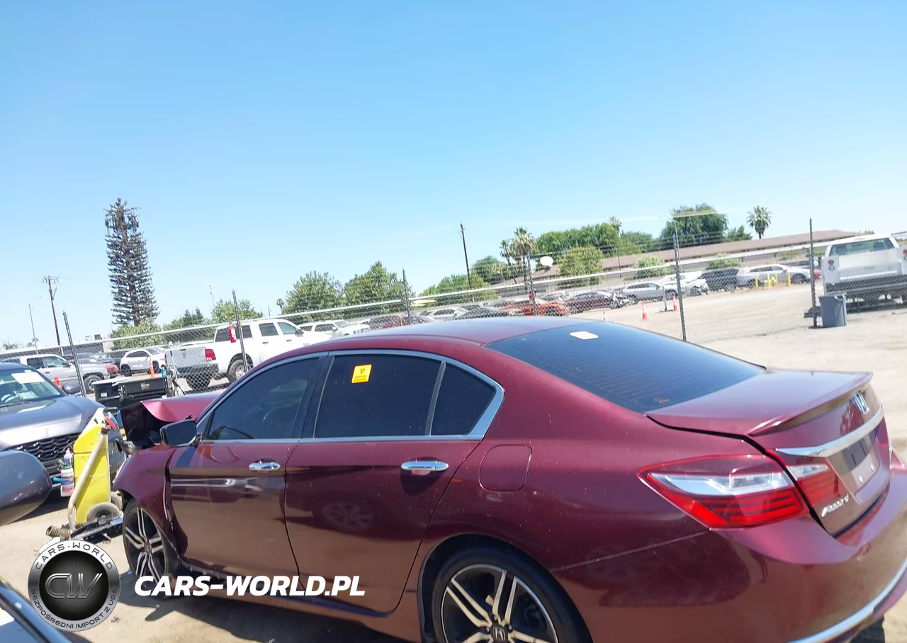 2017 Honda Accord Sport VIN:1HGCR2F5XHA132949 - 15