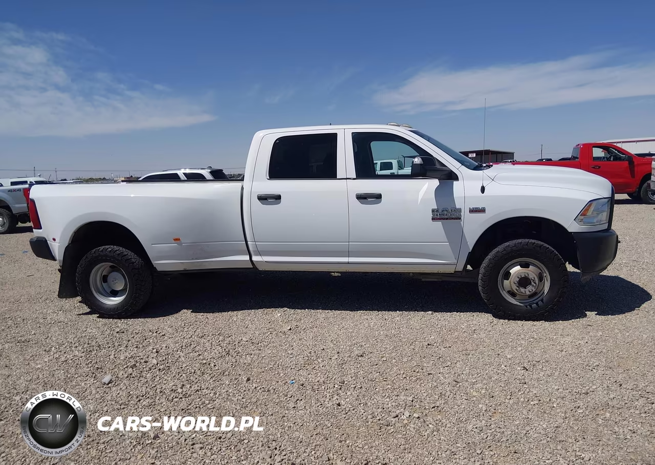 2018 Ram 3500 Tradesman 4X4 8' Box VIN:3C63RRGJ3JG412584 - 13