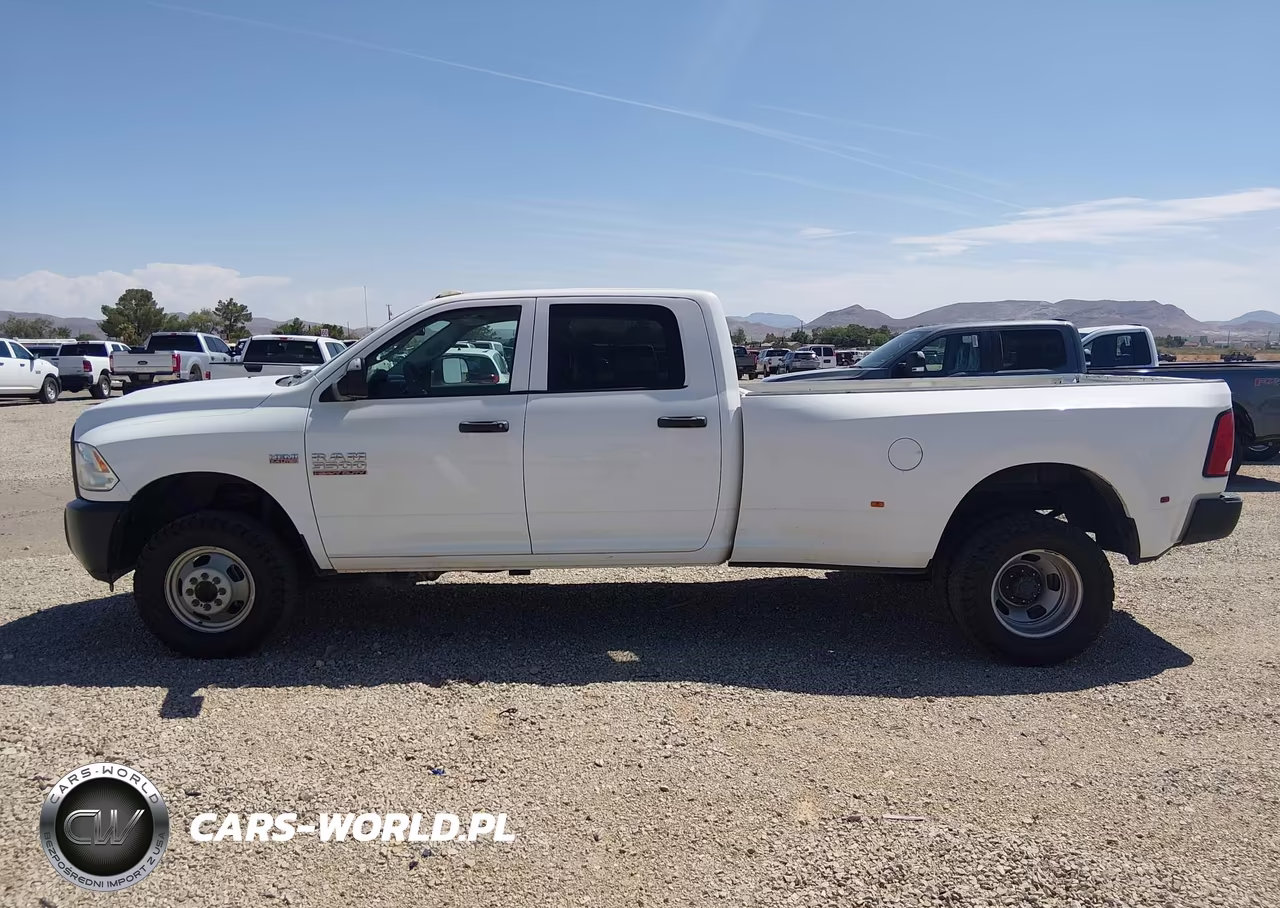 2018 Ram 3500 Tradesman 4X4 8' Box VIN:3C63RRGJ3JG412584 - 14