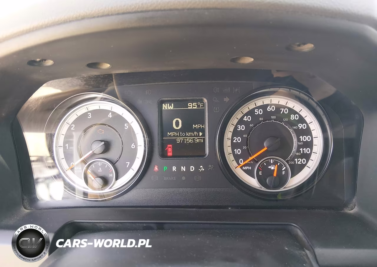 2018 Ram 3500 Tradesman 4X4 8' Box VIN:3C63RRGJ3JG412584 - 7